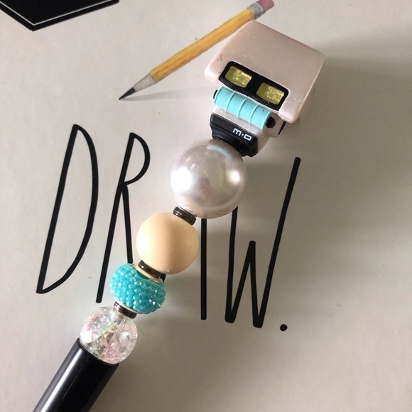 Disney Doorables: Wall-E: M-O handmade beaded pen - Picture 1 of 3